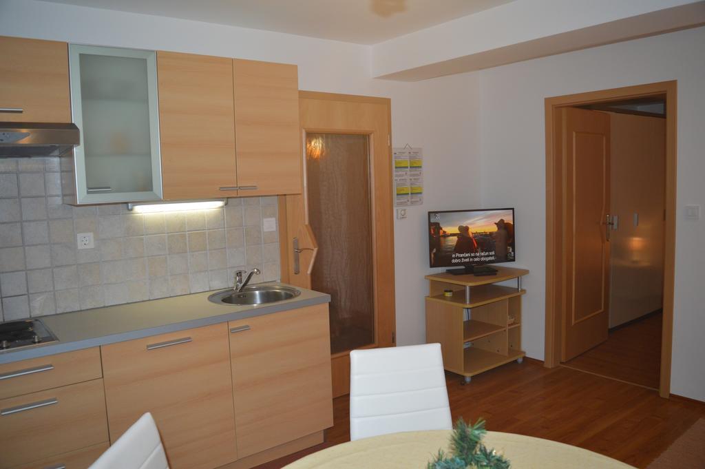 Apartment Jakelj Kranjska Gora Rum bild